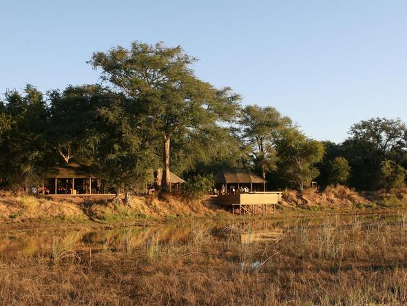 Ruckomechi Camp - Camp